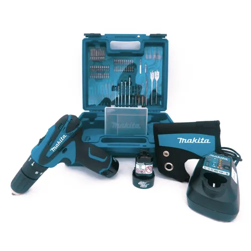Parafusadeira/Furadeira de Impacto com Carregador 2 Baterias 12V Coldre e Maleta com Brocas Bits e Soquetes - Makita HP330DWEX3